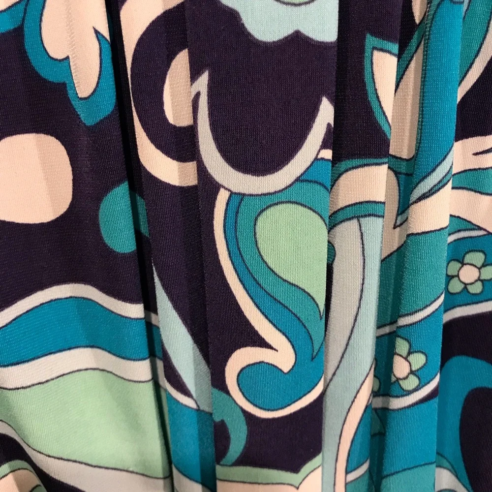 Spring stunner! - Picture 2 of 4